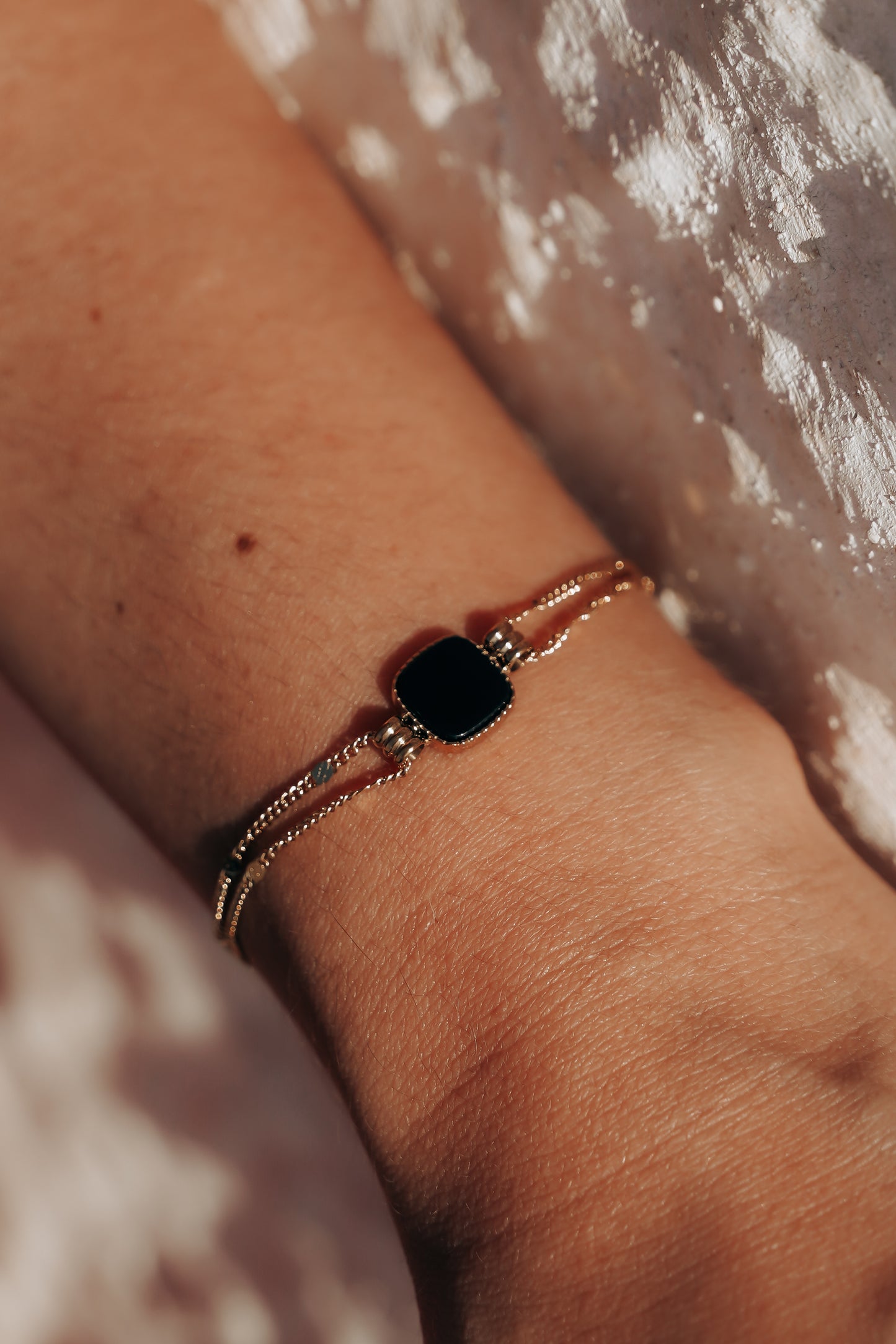 Izmir | Bracelet en acier inoxydable et pierre naturelle | Onyx | Doré