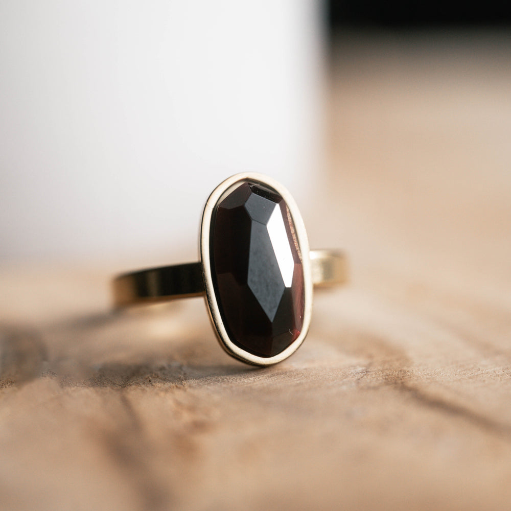 Kingston | Bague en acier inoxydable et pierre naturelle | Œil de Taureau | Doré