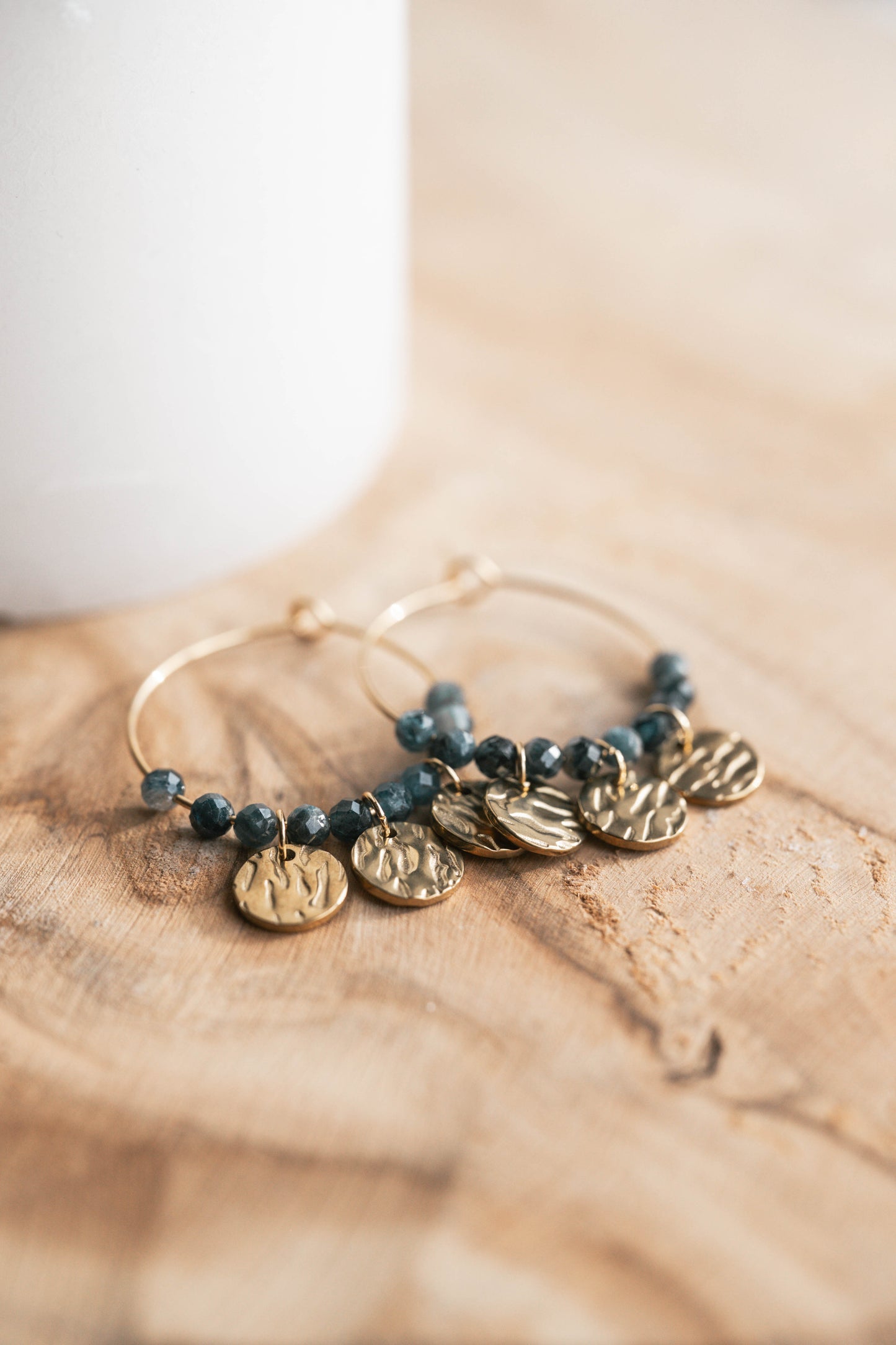 Annapurna | Boucles d'oreilles en acier inoxydable et pierres naturelles | Tourmaline bleue | Doré