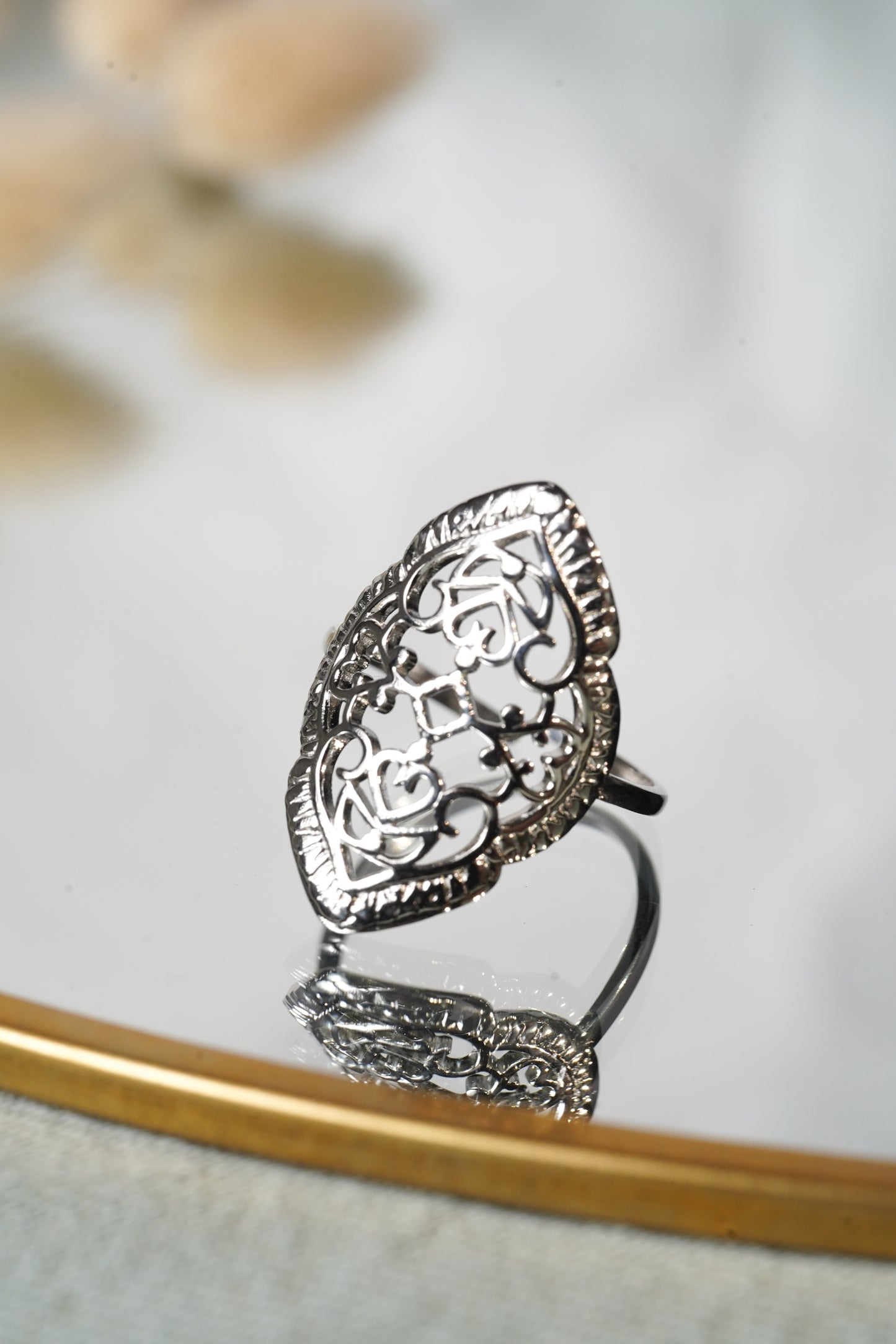 Safi Bague orientale en acier inoxydable Argenté – Basalte