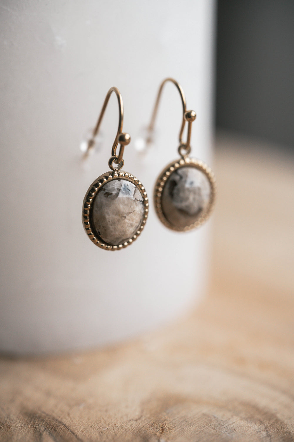 Vérone | Boucles d'oreilles en acier inoxydable et pierres naturelles | Feldspath | Doré