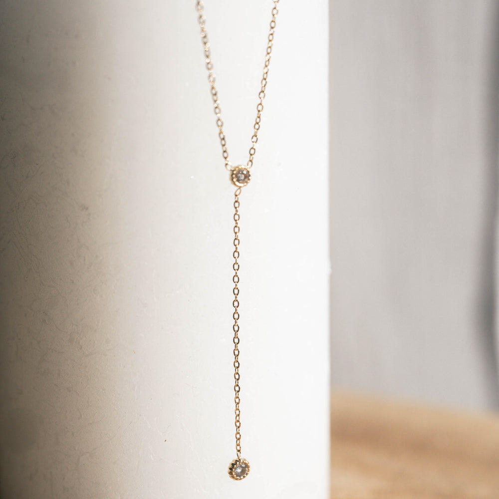 Rhodes | Collier Y en acier inoxydable | Oxyde de zirconium blanc | Doré