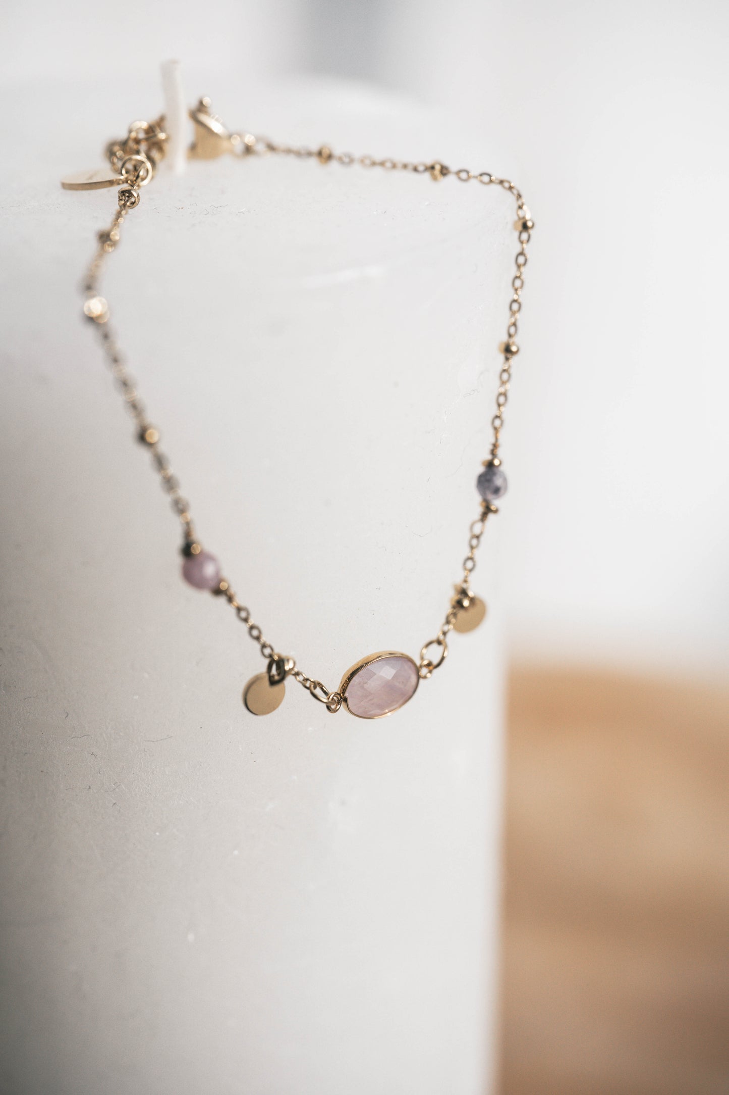 Tulum | Bracelet en acier inoxydable et pierres naturelles | Améthyste | Doré