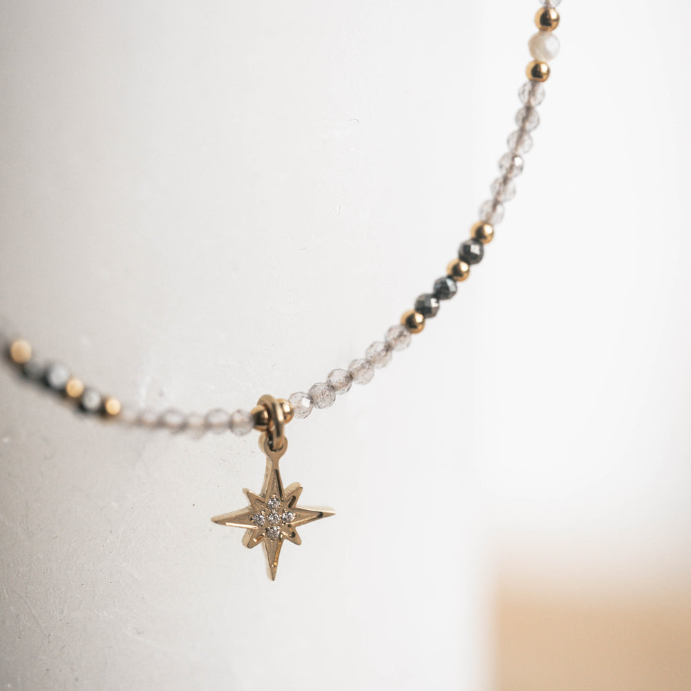 Galway | Collier en acier inoxydable et pierres naturelles | Labradorite & Pyrite | Doré