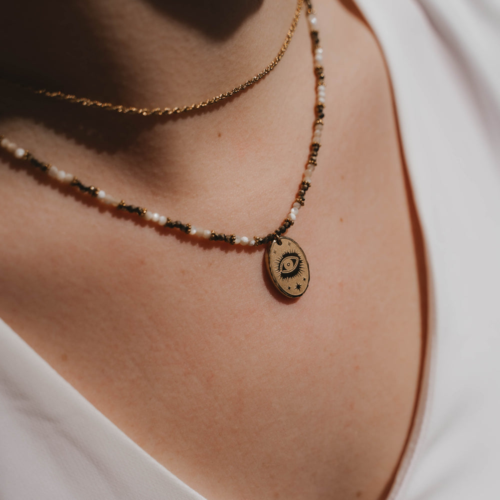 Salem | Collier en acier inoxydable et pierres naturelles | Nacre et Pyrite | Doré