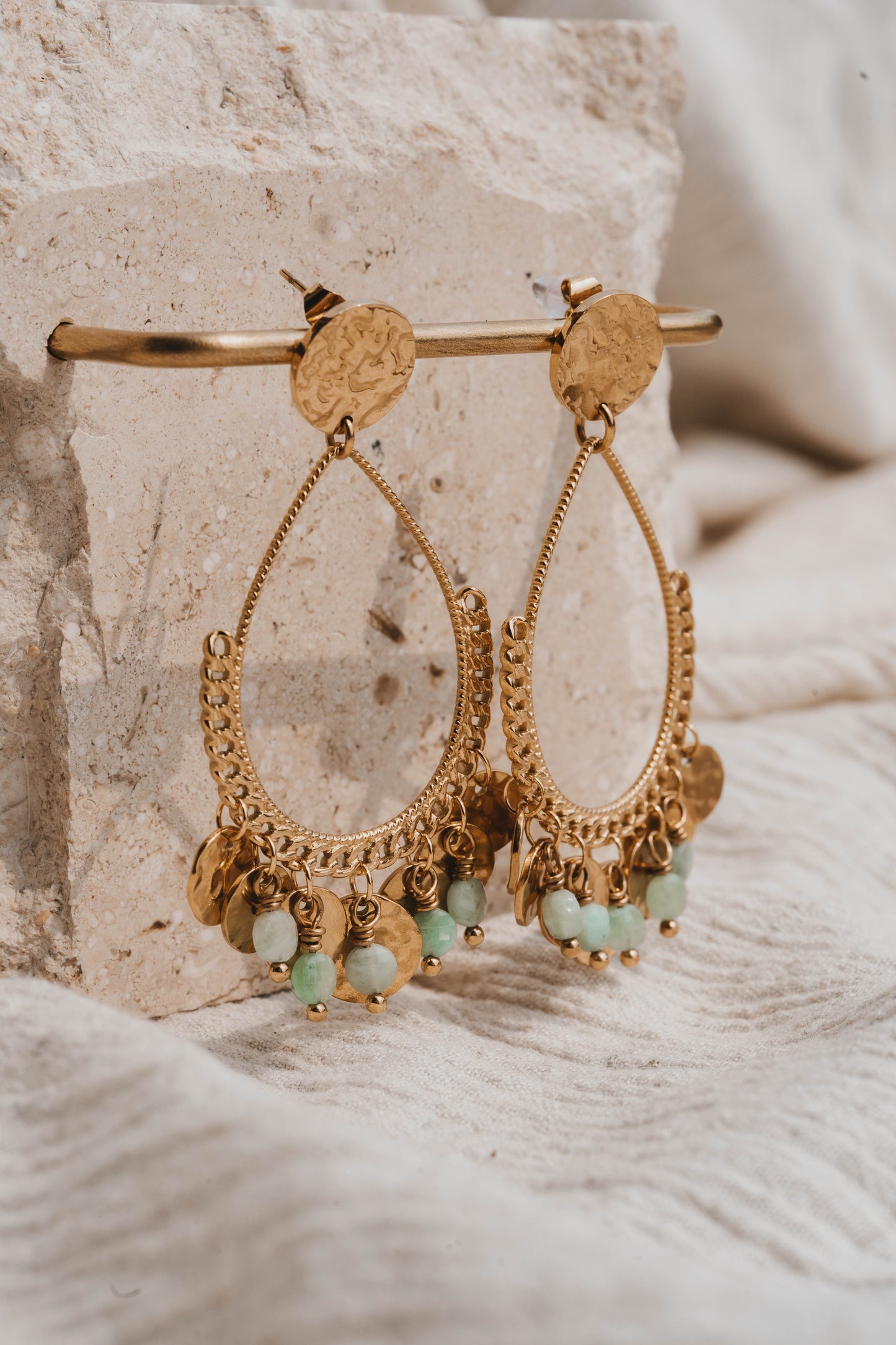 Noosa | Boucles d'oreilles en acier inoxydable et pierres naturelles | Emeraude | Doré