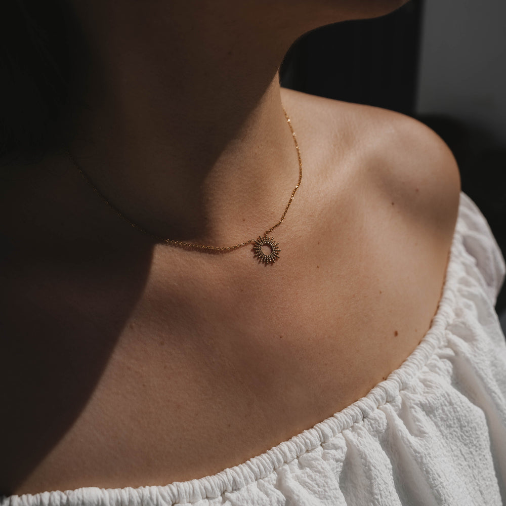 
                      
                        Hélios | Collier en acier inoxydable | Doré
                      
                    
