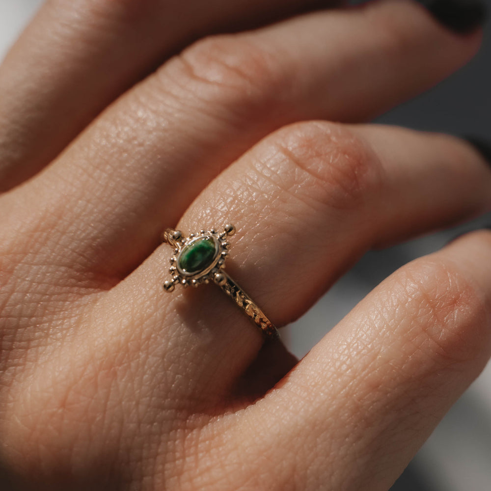 Bombay | Bague en acier inoxydable et pierre naturelle | Jaspe verte | Doré