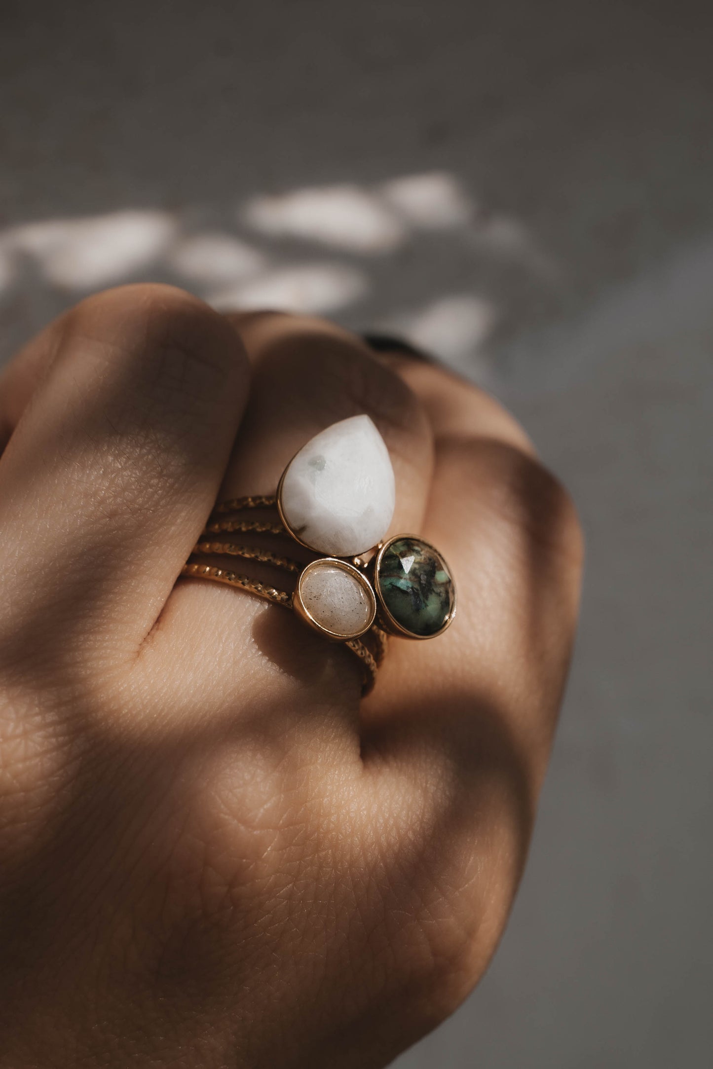 Jaïpur  Bague en acier inoxydable et pierres naturelles | Agate, Turquoise Africaine, Labradorite| Doré