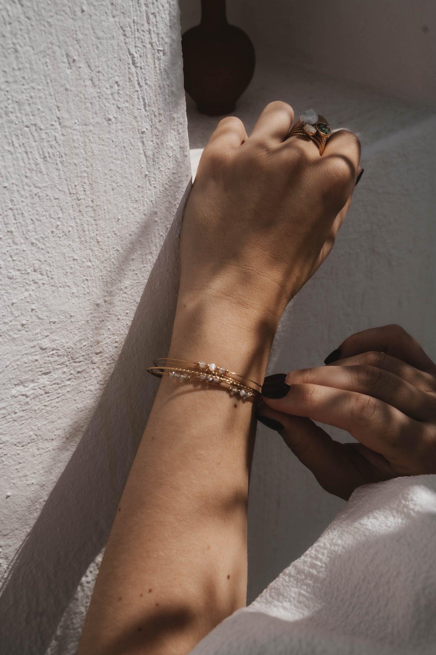 Aléria | Bracelet / Jonc en acier inoxydable et pierres naturelles | Labradorite | Doré