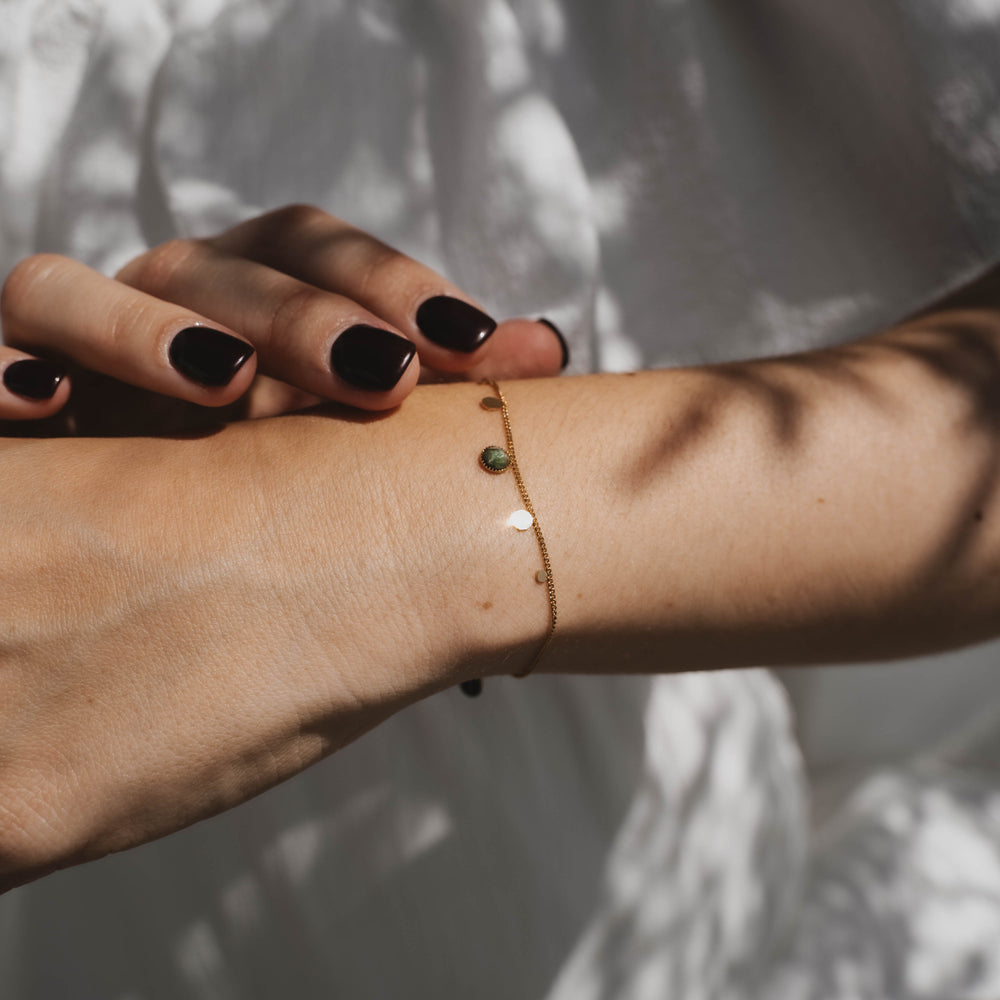 
                      
                        Syros | Bracelet en acier inoxydable et pierre naturelle | Jaspe verte | Doré
                      
                    