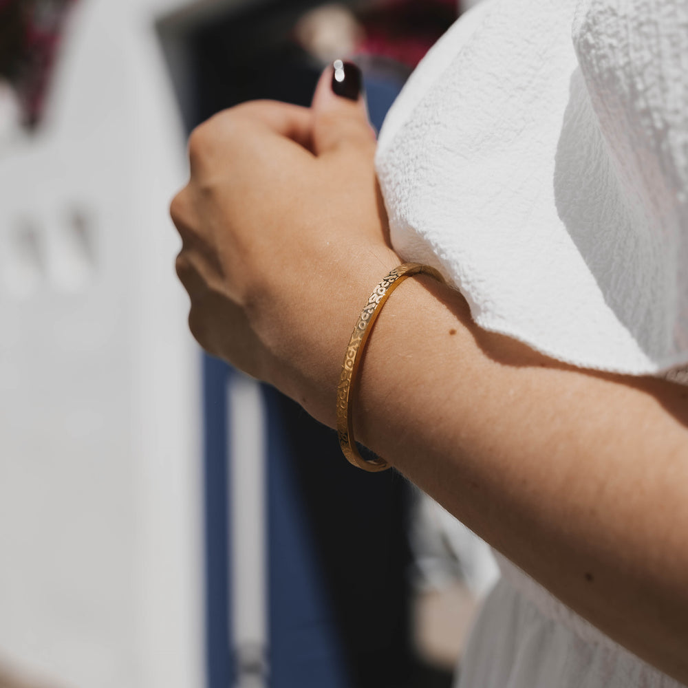 
                      
                        Asmara | Bracelet/jonc en acier inoxydable | Doré
                      
                    
