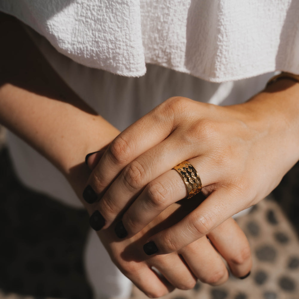
                      
                        Caracas | Bague en acier inoxydable | Doré
                      
                    