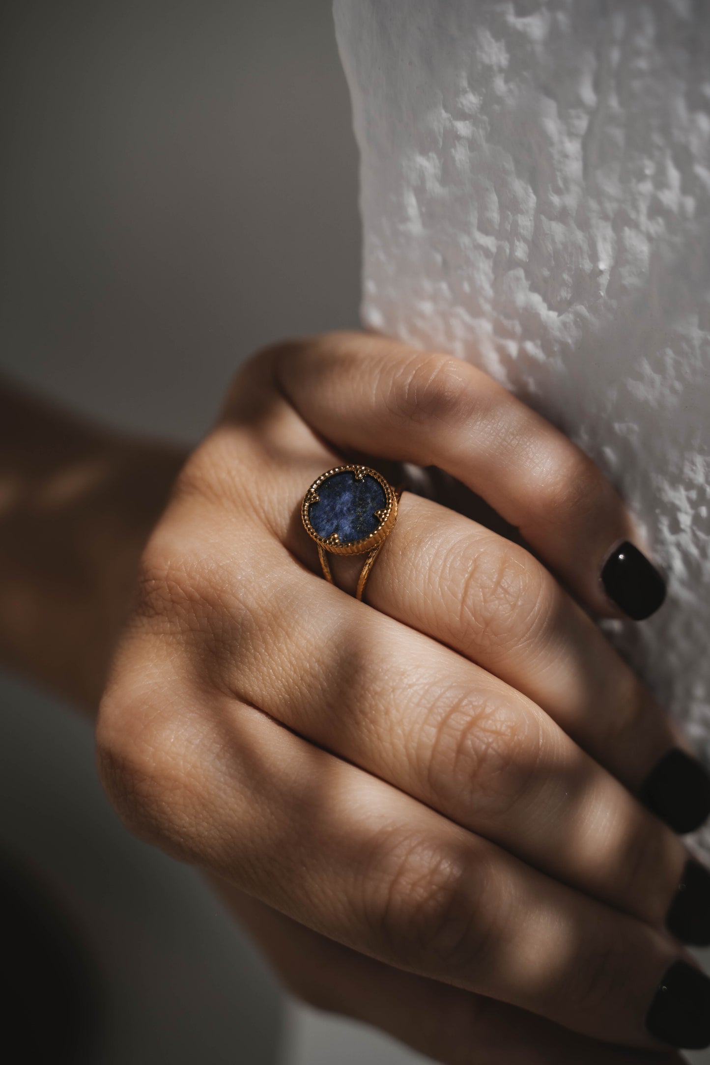 Amadora | Bague en acier inoxydable et pierre naturelle | Lapis lazuli | Doré