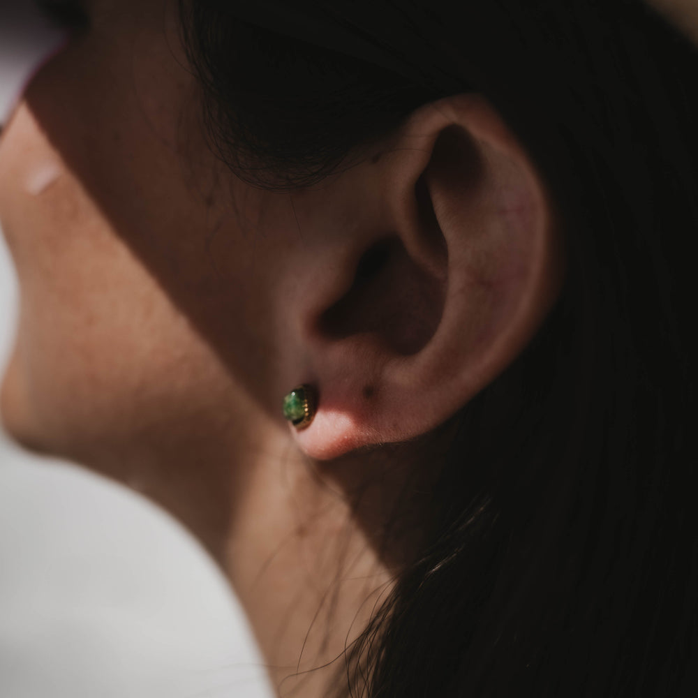 
                      
                        Munich | Boucles d'oreilles / puces en acier inoxydable et pierres naturelles | Jaspe verte | Doré
                      
                    