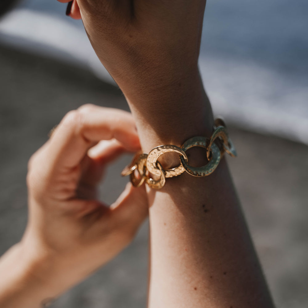 
                      
                        Caracas | Bracelet en acier inoxydable | Doré
                      
                    