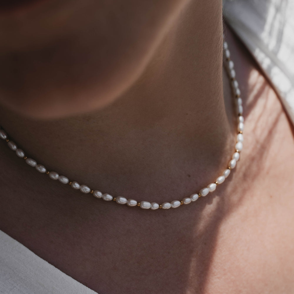 
                      
                        Milwaukee | Collier en acier inoxydable et pierres naturelles | Perles de culture | Doré
                      
                    