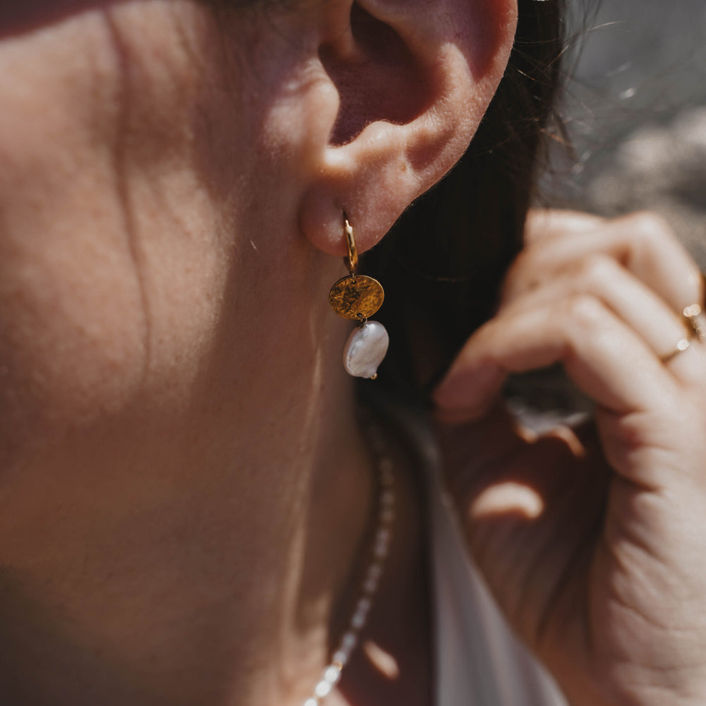 Paros | Boucles d'oreilles en acier inoxydable et pierres naturelles | Perles de culture | Doré