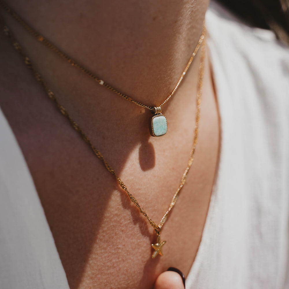 
                      
                        Izmir | Collier en acier inoxydable et pierre naturelle | Amazonite | Doré
                      
                    