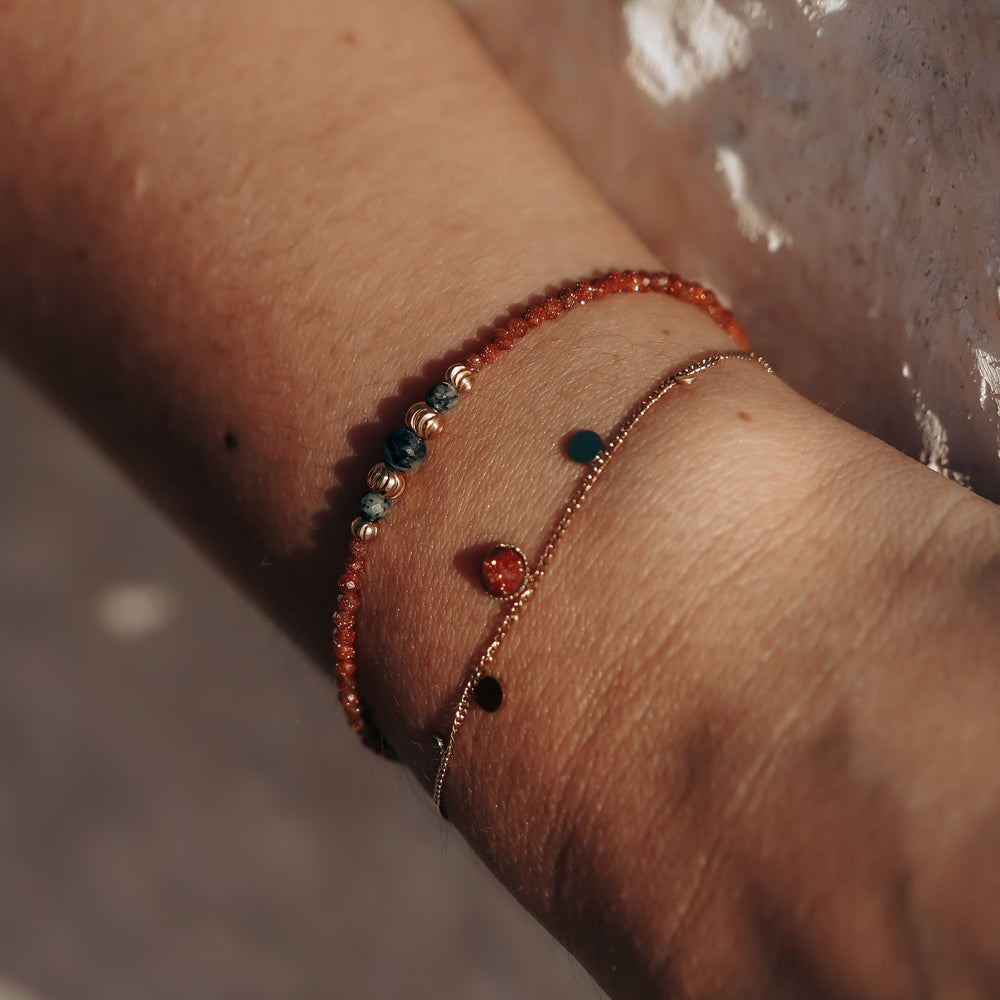 
                      
                        Syros | Bracelet en acier inoxydable et pierre naturelle | Pierre de sable | Doré
                      
                    