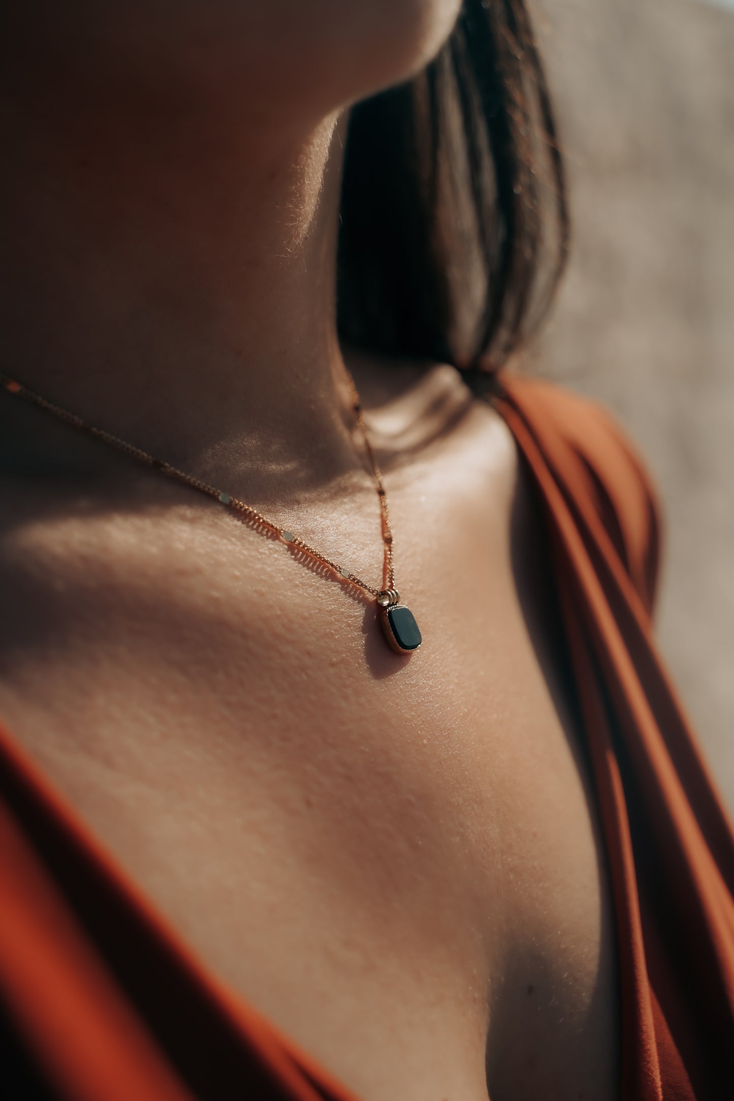 Izmir | Collier en acier inoxydable et pierre naturelle | Œil de Taureau | Doré