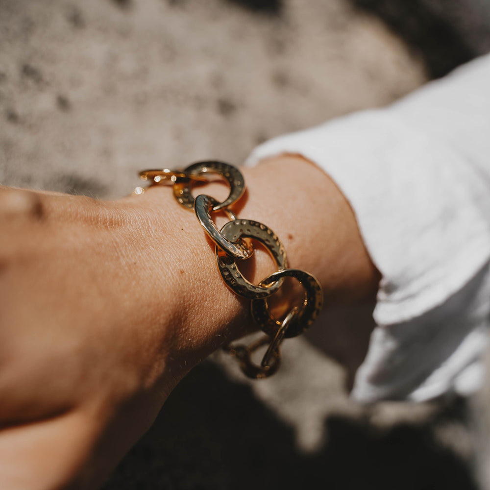 
                      
                        Caracas | Bracelet en acier inoxydable | Doré
                      
                    