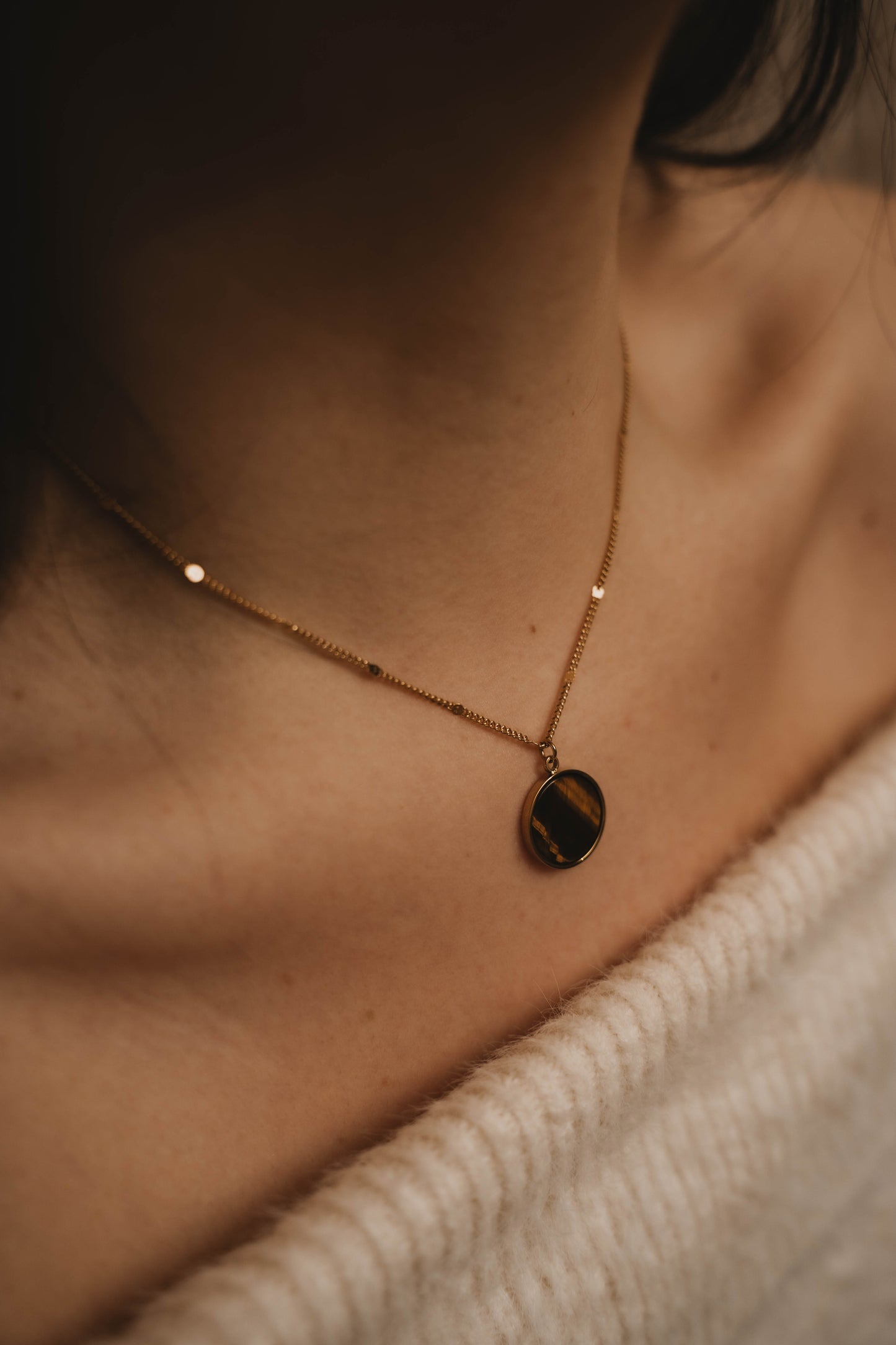 Naples | Collier en acier inoxydable et pierre naturelle | Œil de tigre | Doré