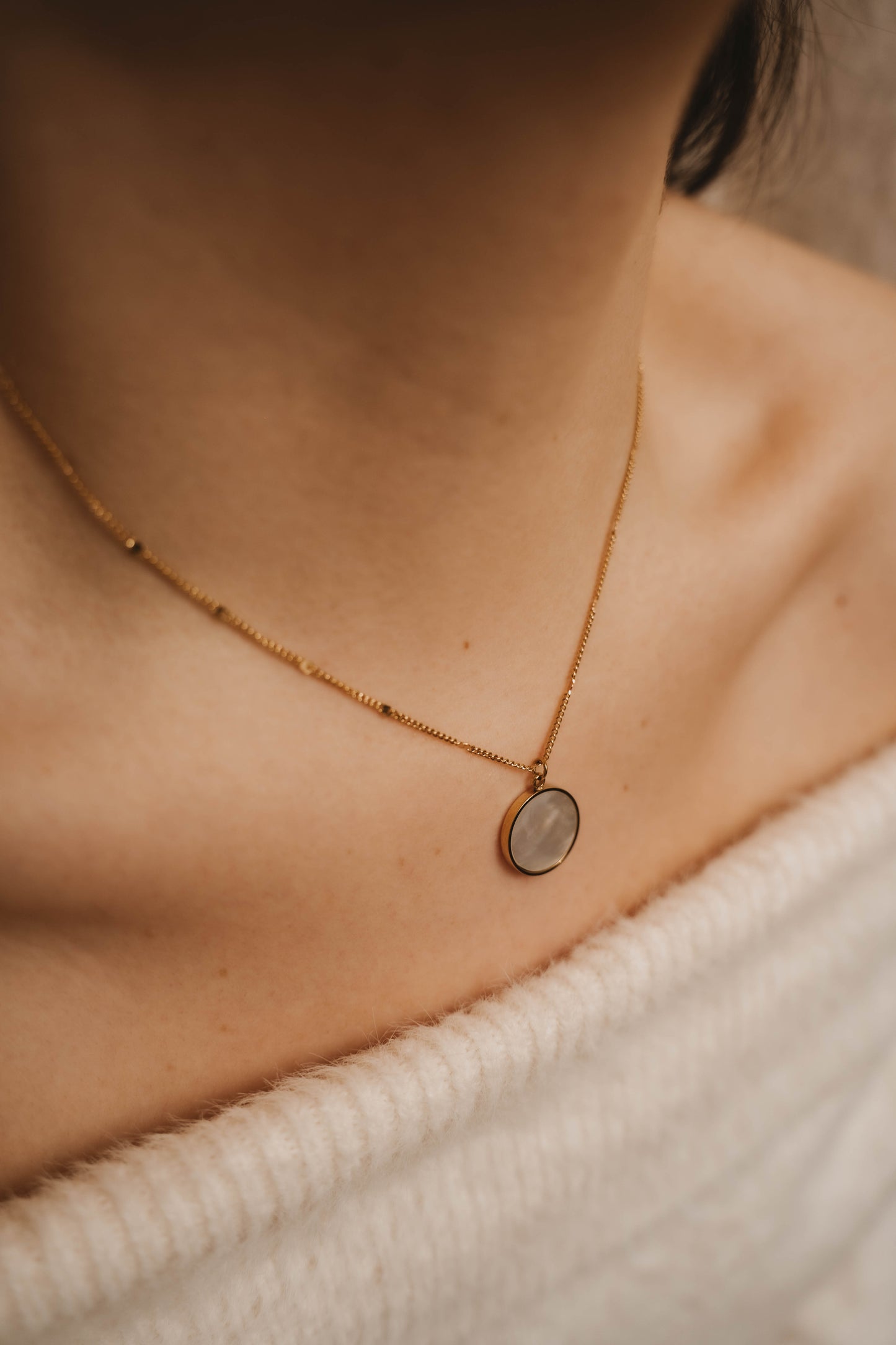 Naples | Collier en acier inoxydable et pierre naturelle | Nacre | Doré