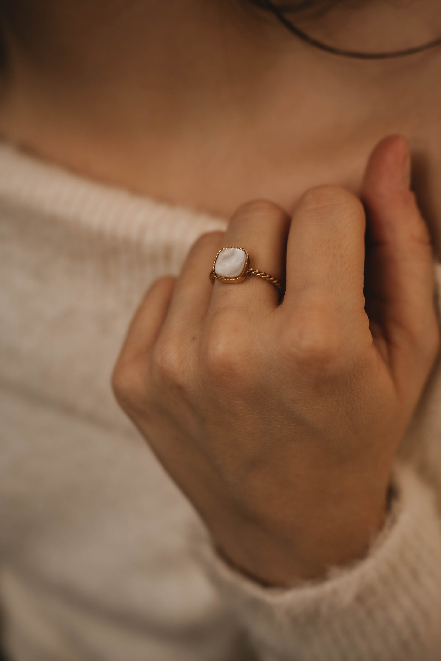 Izmir | Bague en acier inoxydable et pierre naturelle | Nacre | Doré