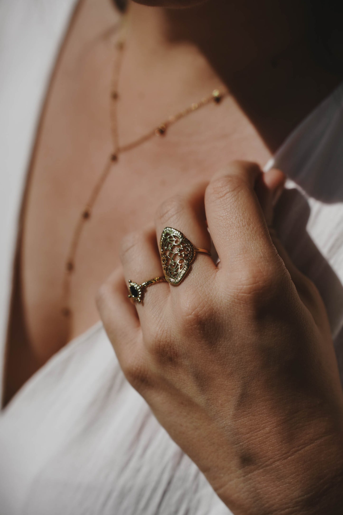 Bombay | Bague en acier inoxydable et pierre naturelle | Œil de Taureau | Doré