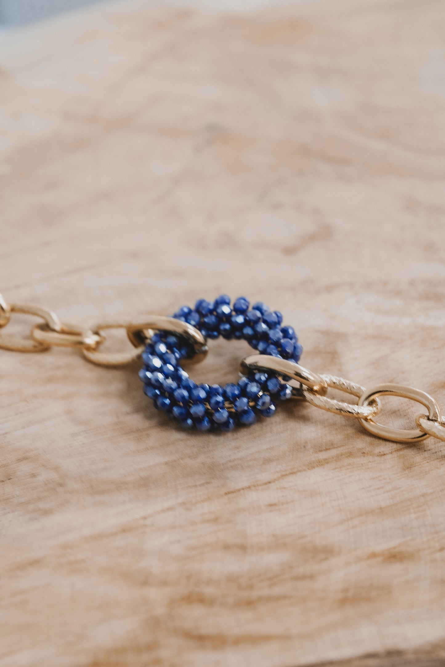 Cardiff | Bracelet en acier inoxydable | Perles bleu marine | Doré
