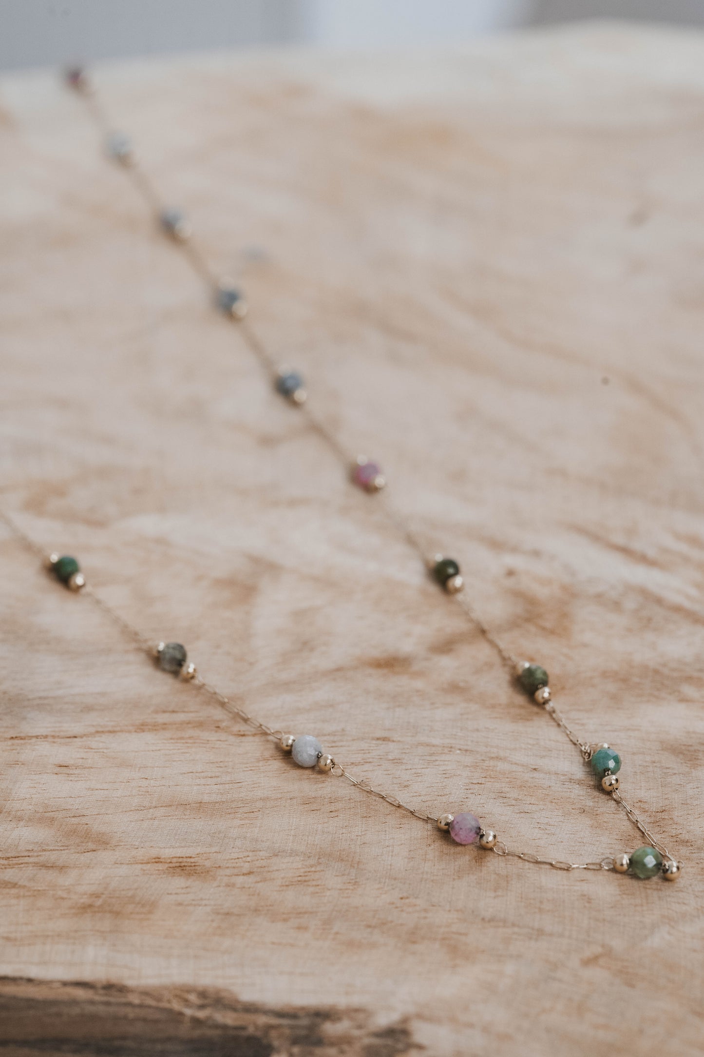 Albuquerque | Collier/sautoir en acier inoxydable et pierres naturelles | Tourmaline | Doré