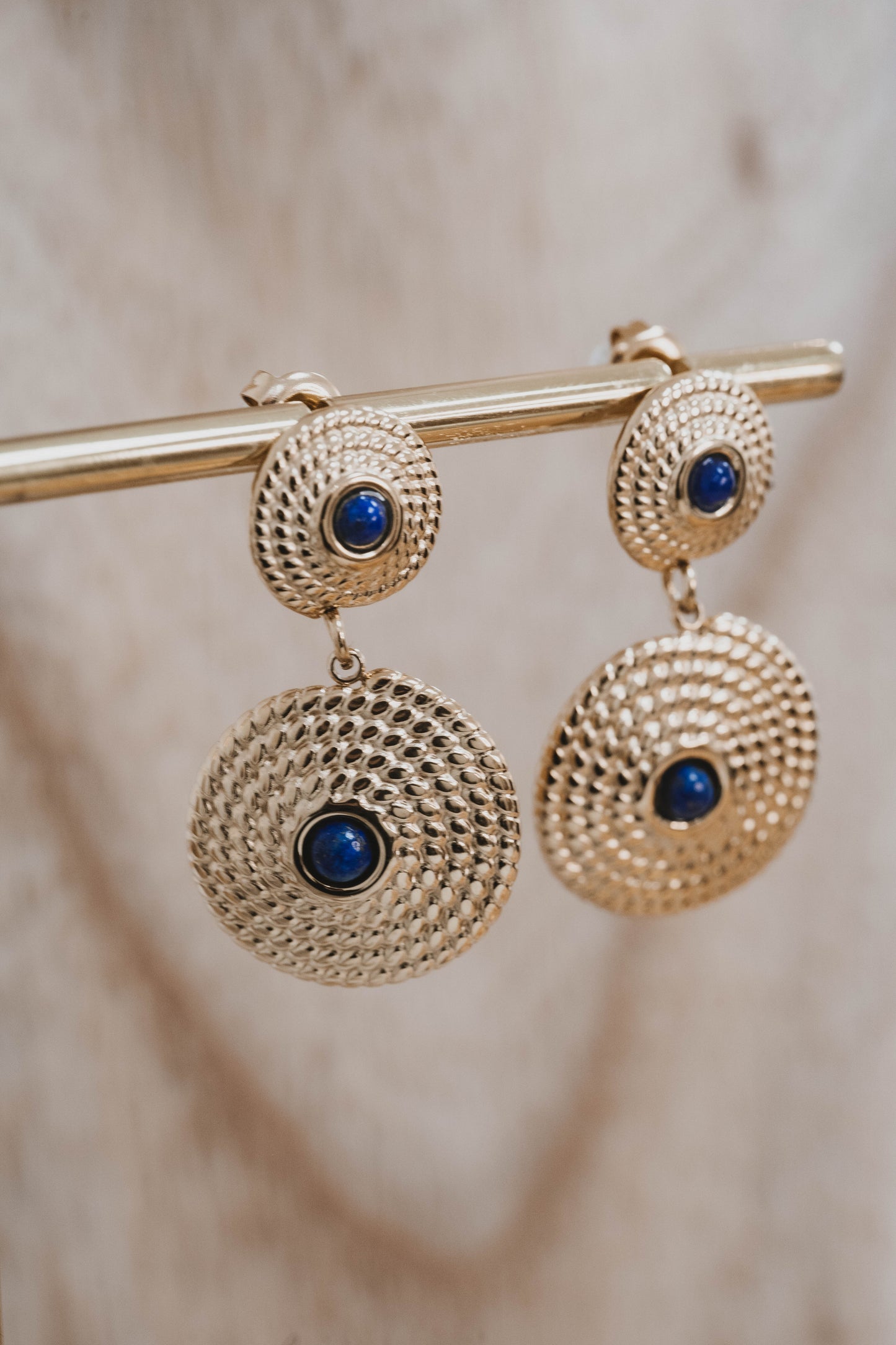 Lanzarote | Boucles d'oreilles en acier inoxydable et pierres naturelles | Lapis lazuli | Doré