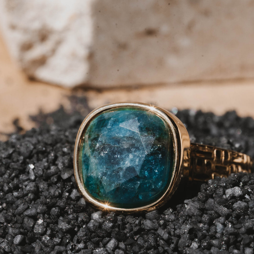 
                      
                        La Paz | Bague en acier inoxydable et pierres naturelles | Apatite | Doré
                      
                    