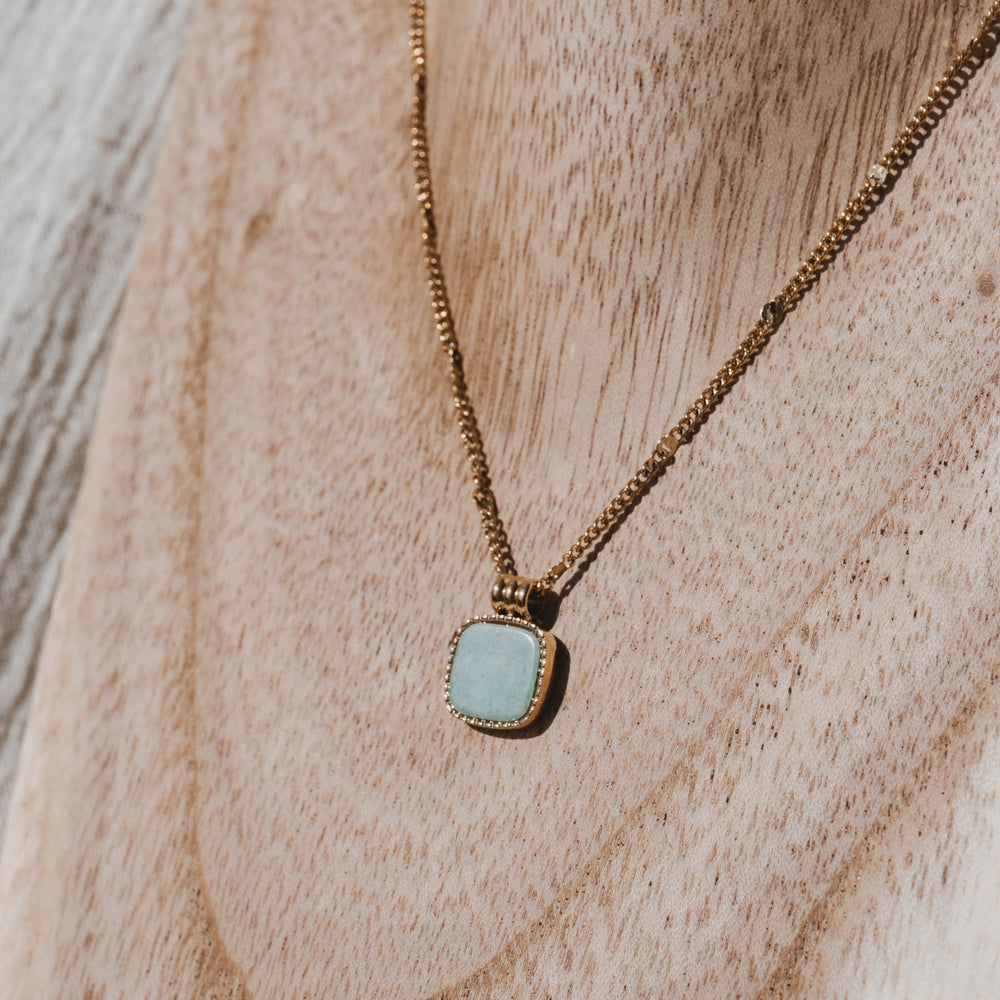 
                      
                        Izmir | Collier en acier inoxydable et pierre naturelle | Amazonite | Doré
                      
                    