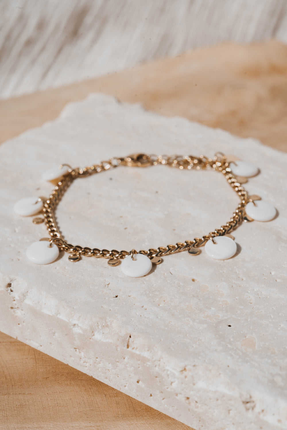 Paros | Bracelet en acier inoxydable et pierres naturelles | Nacre | Doré