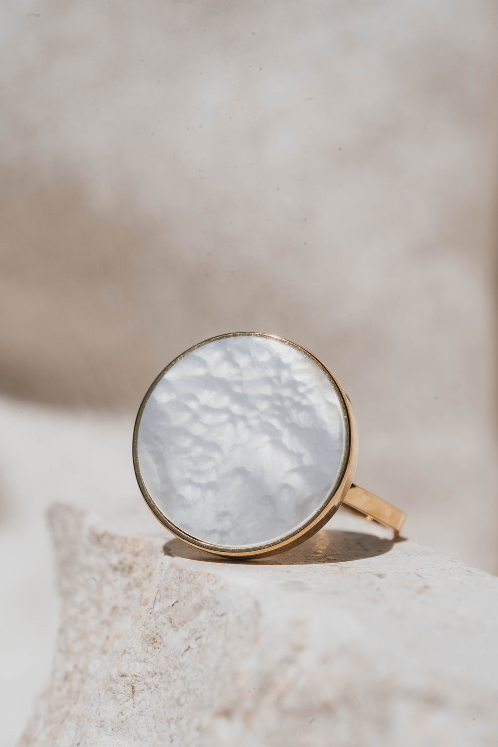 Naples | Bague en acier inoxydable et pierres naturelles | Nacre | Doré
