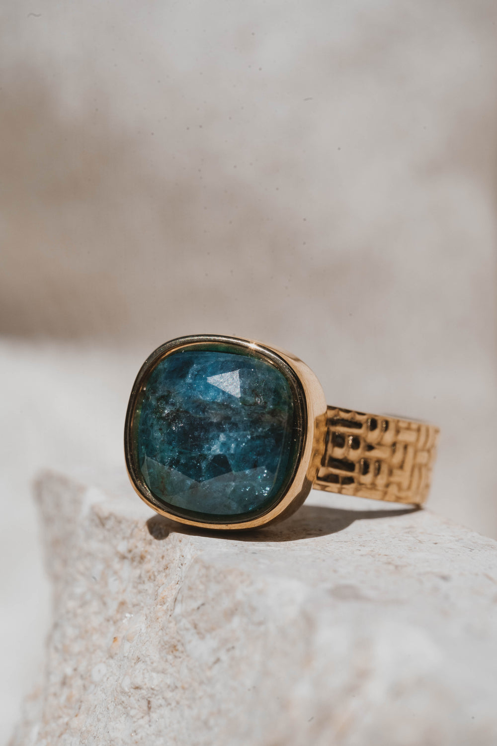 La Paz | Bague en acier inoxydable et pierres naturelles | Apatite | Doré
