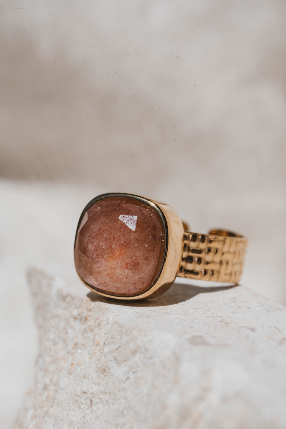 La Paz | Bague en acier inoxydable et pierres naturelles | Quartz Rose | Doré
