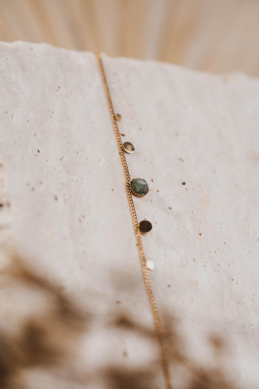 Syros | Bracelet en acier inoxydable et pierre naturelle | Jaspe verte | Doré