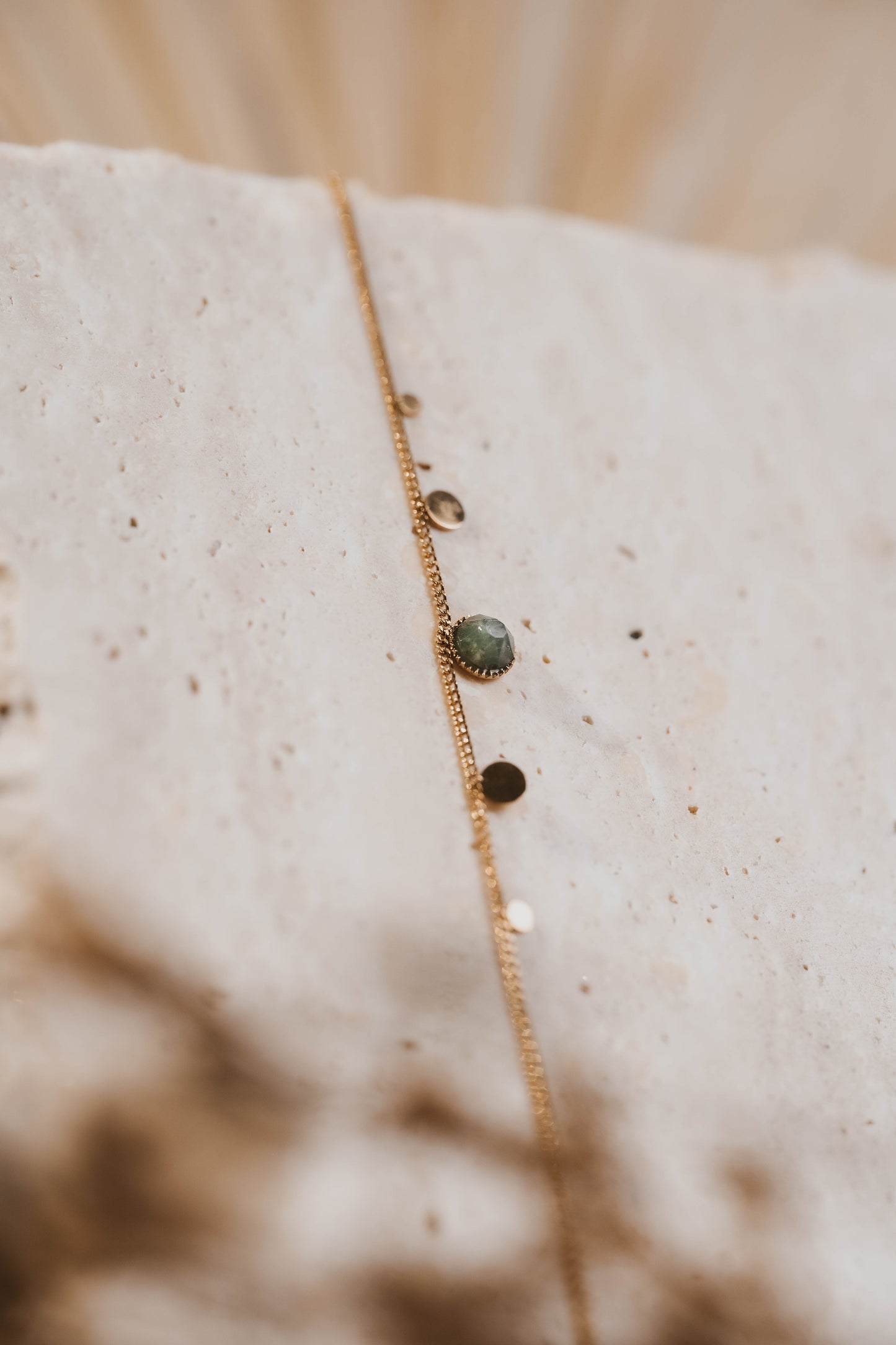Syros | Bracelet en acier inoxydable et pierre naturelle | Jaspe verte | Doré