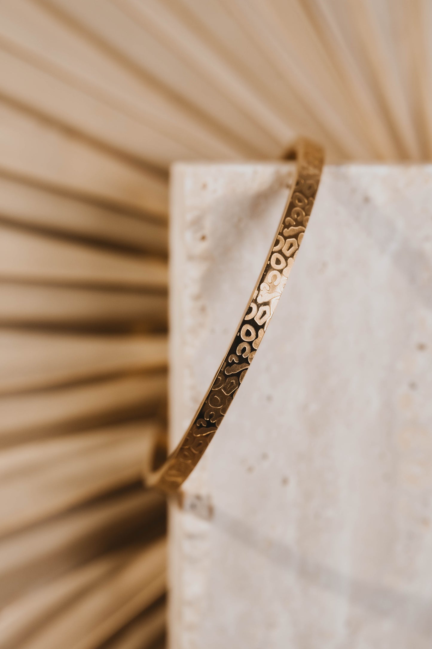 Asmara | Bracelet/jonc en acier inoxydable | Doré