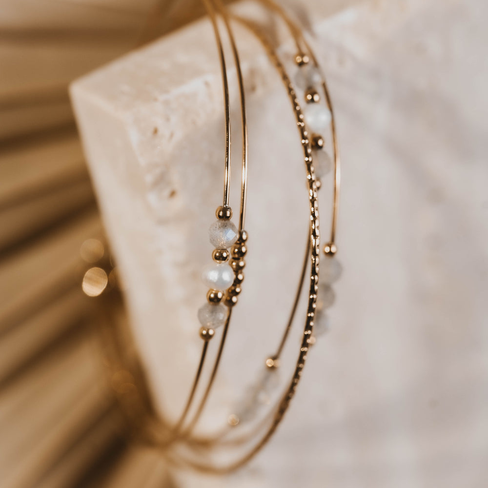 Aléria | Bracelet / Jonc en acier inoxydable et pierres naturelles | Labradorite | Doré