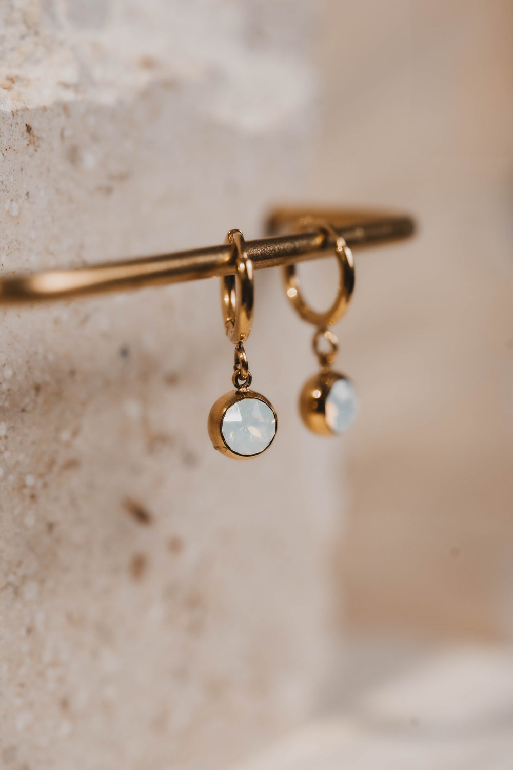 Andorre | Boucles d'oreilles / créoles en acier inoxydable | Opale | Doré