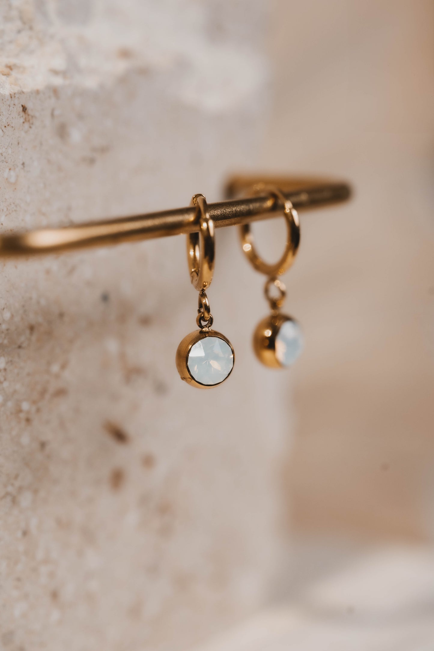 Andorre | Boucles d'oreilles / créoles en acier inoxydable | Opale | Doré
