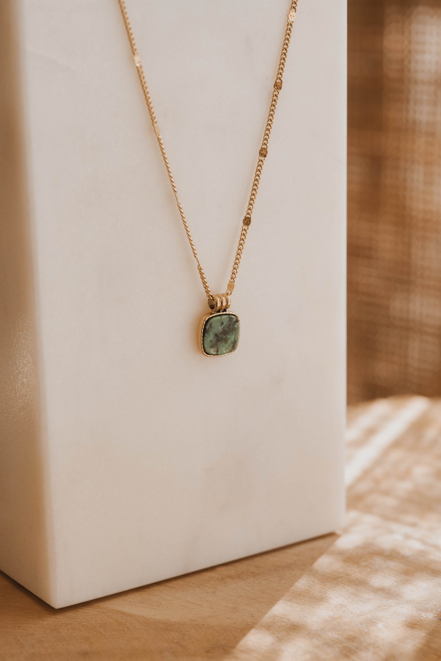 Izmir | Collier en acier inoxydable et pierre naturelle | Turquoise Africaine | Doré