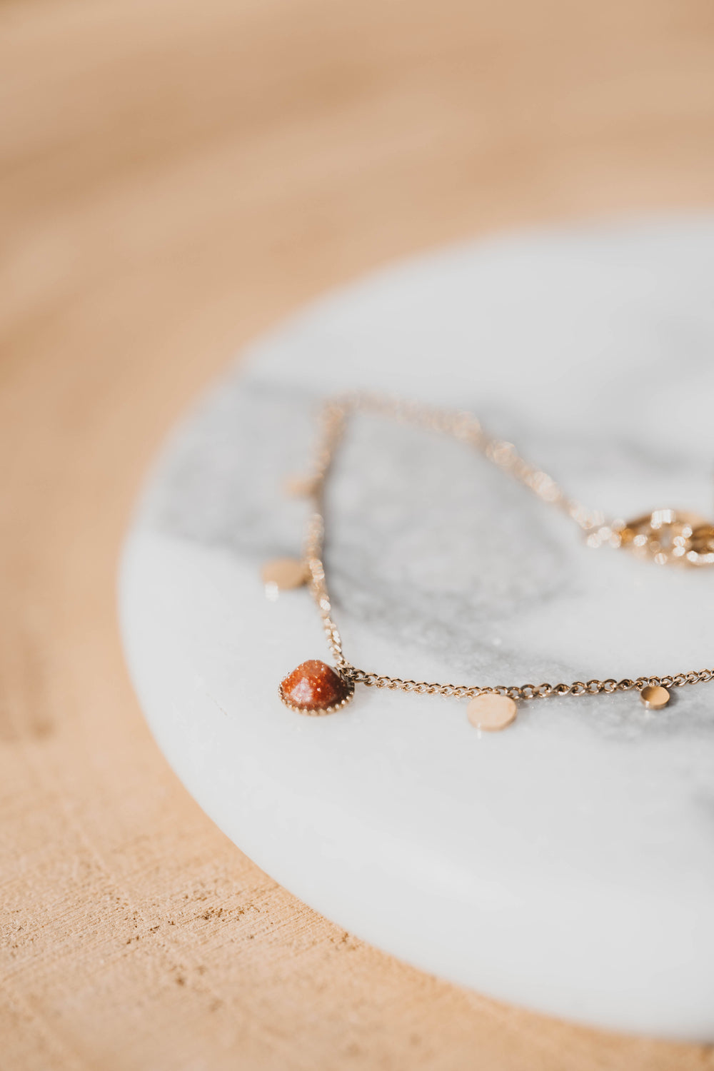 Syros | Bracelet en acier inoxydable et pierre naturelle | Pierre de sable | Doré
