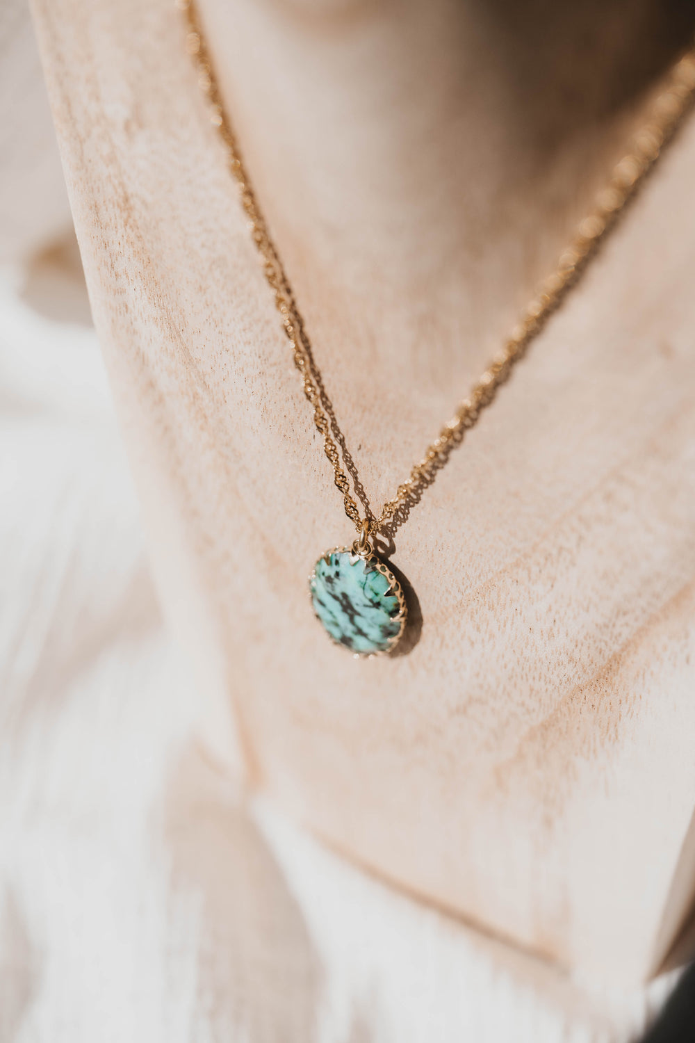 Yellowstone | Collier en acier inoxydable et pierre naturelle | Turquoise africaine | Doré