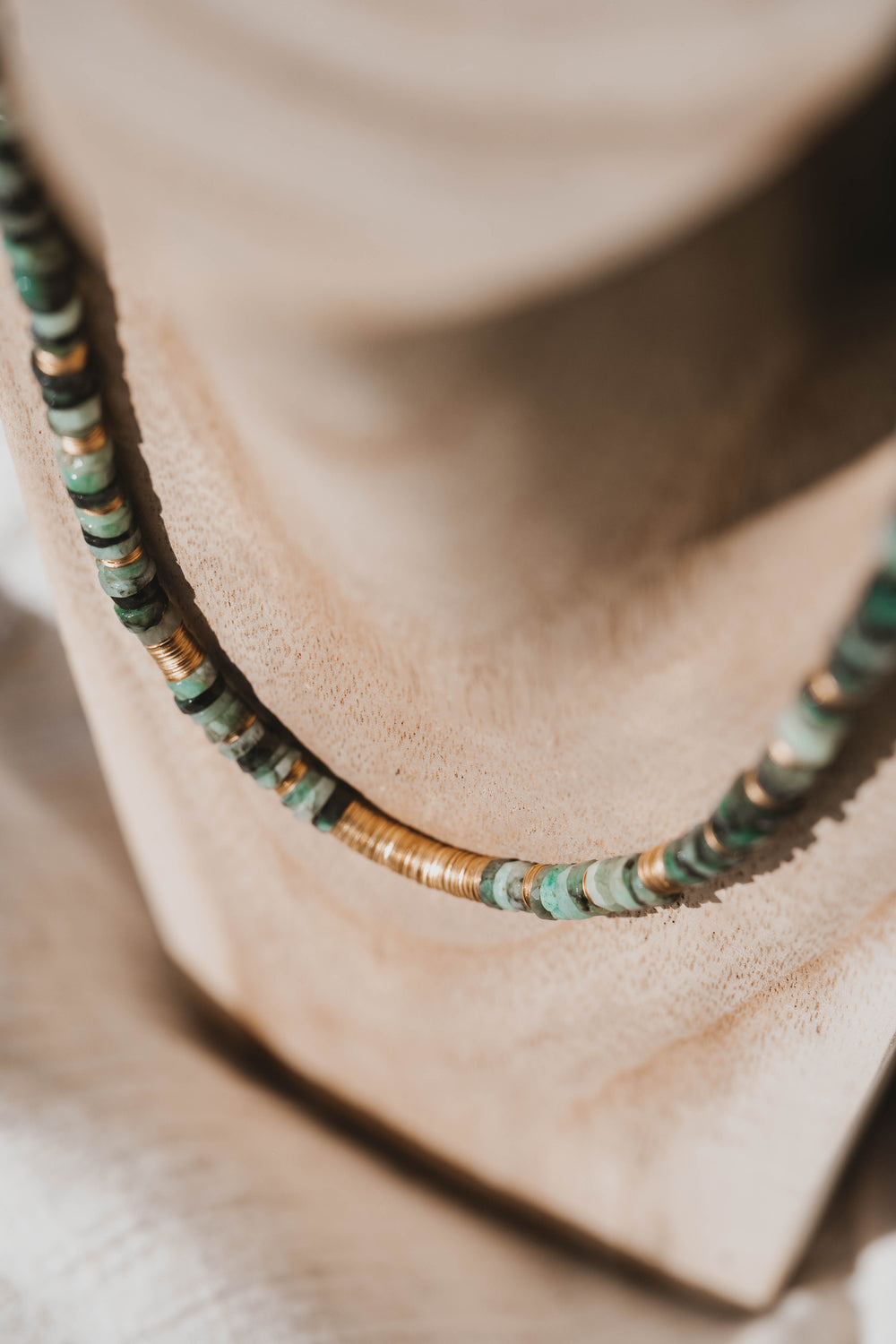 Barbade | Collier en acier inoxydable et pierres naturelles | Emeraude | Doré