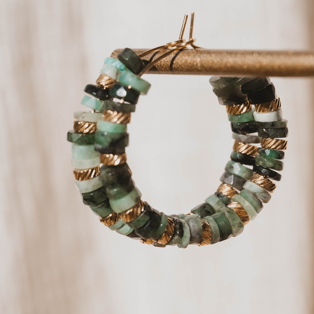 
                      
                        Barbade | Boucles d'oreilles / créoles en acier inoxydable et pierres naturelles | Emeraude | Doré
                      
                    